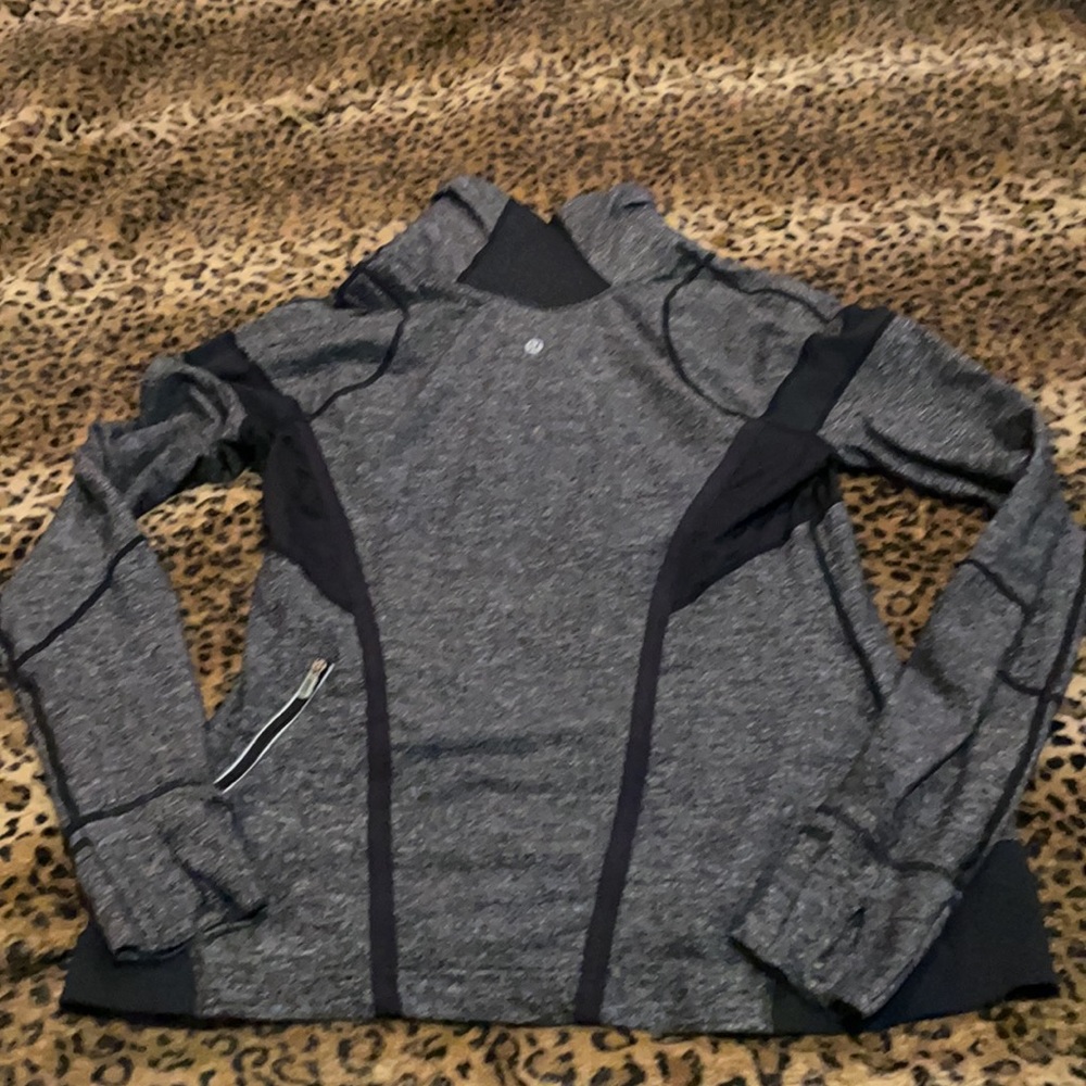 Women’s lululemon athletic/running quarter zip - Picture 5 of 6